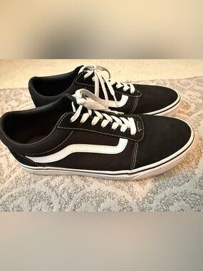 Vans Black & White Low-Top Skate Sneakers - Mens